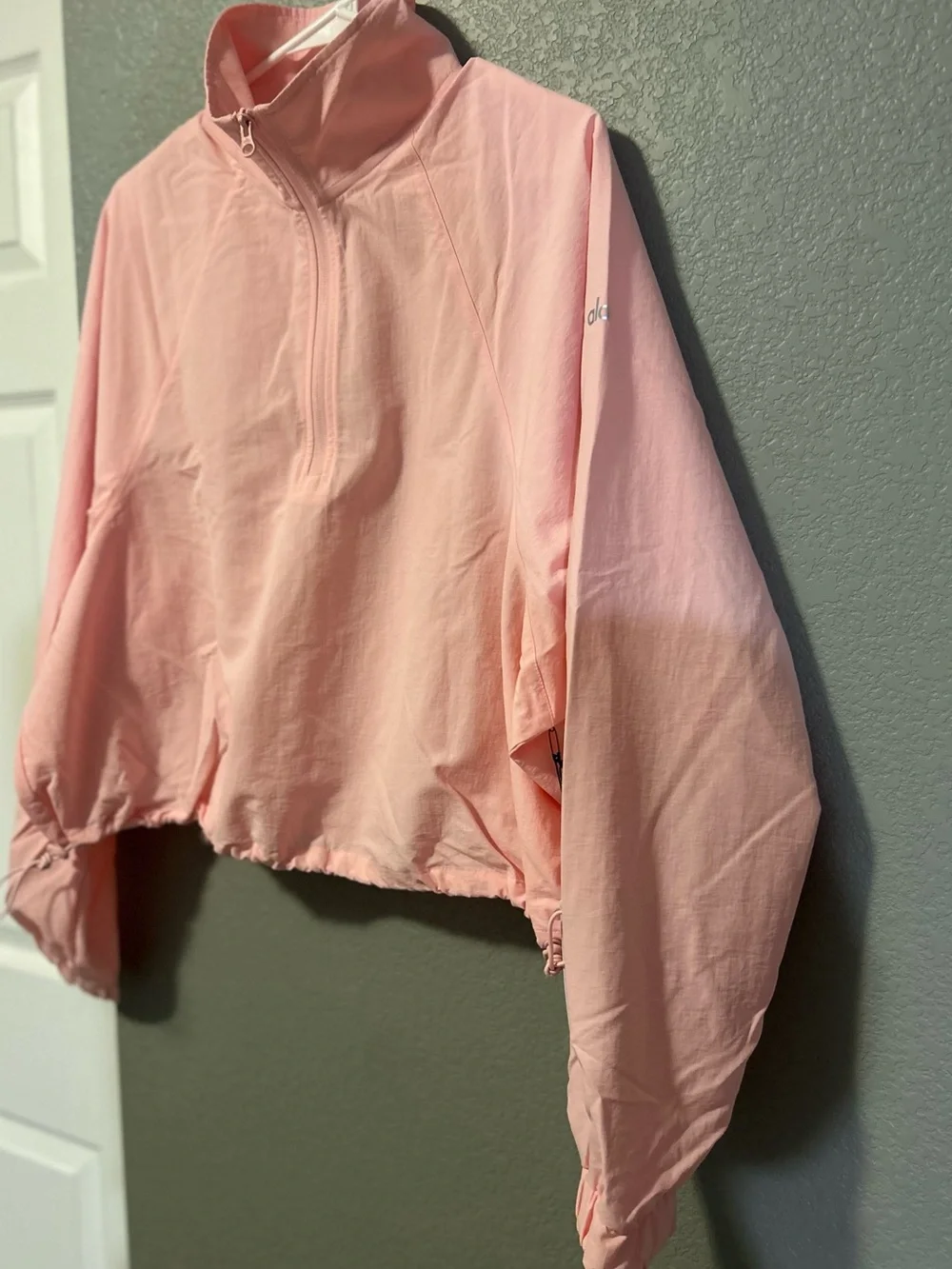 ALO Yoga Pink Marshmallow Cropped Half-Zip Windbreaker Pullover